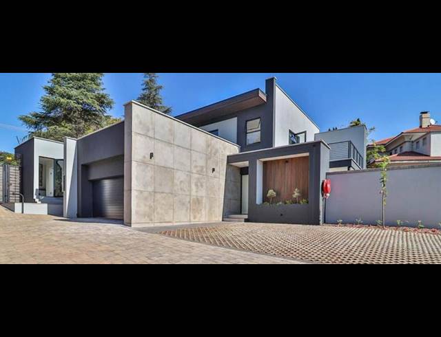 3 BEDROOM TOWNHOUSE FOR SALE IN WATERKLOOF
